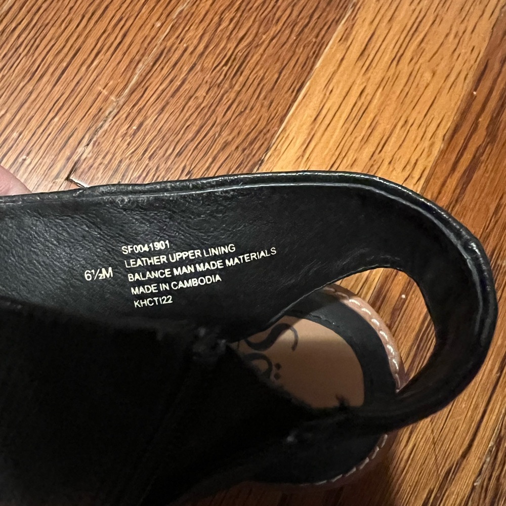 Sofft Black Textured Peep-Toe Mules - Picture 5 of 6